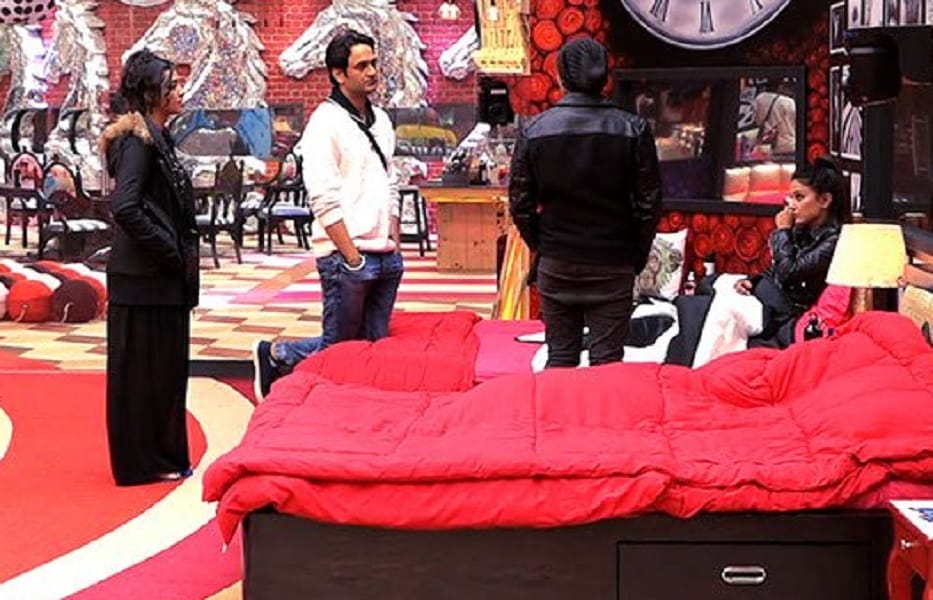 Bigg Boss 11 contestant Arshi Khan game plane works in captaincy task 