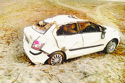 three died when a car falls down in sarayu river in ambedkarnagar.