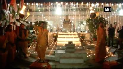 Celebrations begin ahead of Rahul Gandhi's coronation as Congress president in party office