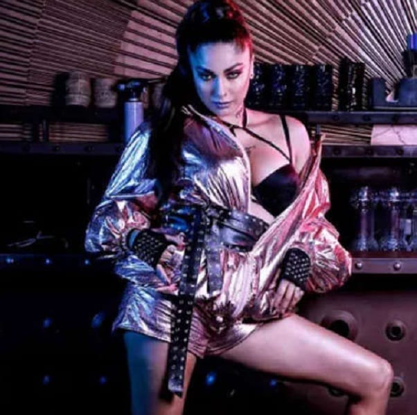 Bigg Boss Ex contestant Diandra Soares latest bold photo shoot 