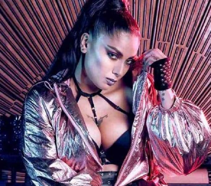 Bigg Boss Ex contestant Diandra Soares latest bold photo shoot 