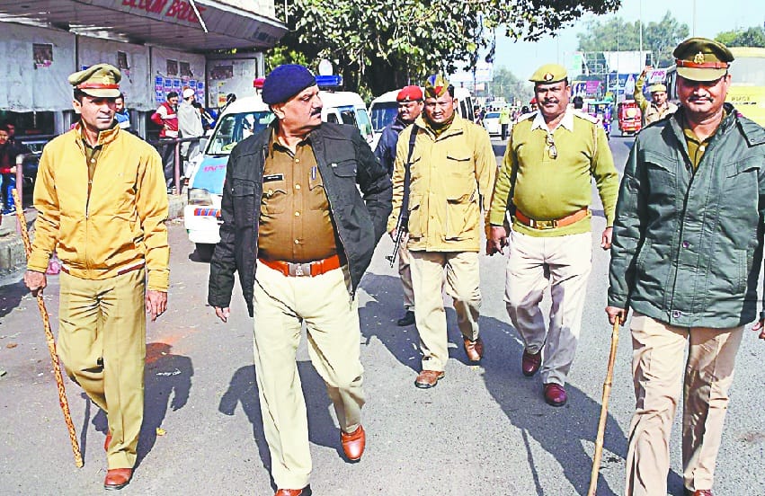sarak par utra amla