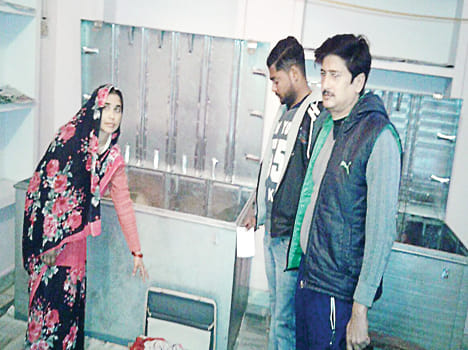 Theft of lakhs of home of retired bank manager