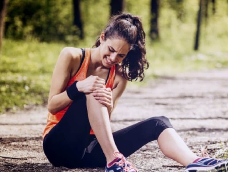Follow these amazing tips to get rid of joint pain in this winter season 