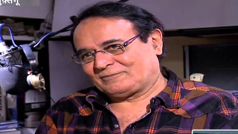 famous voice over artist Harish Bhimani in etawah
