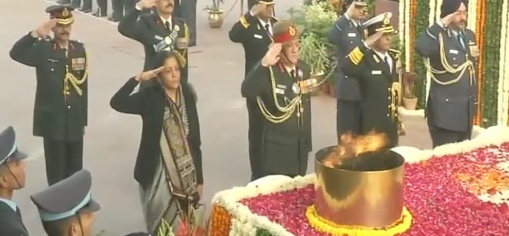Vijay Diwas 2017 Nirmala Sitharaman Bipin Rawat Sunil Lanba Birender Singh pay tributes to soldiers