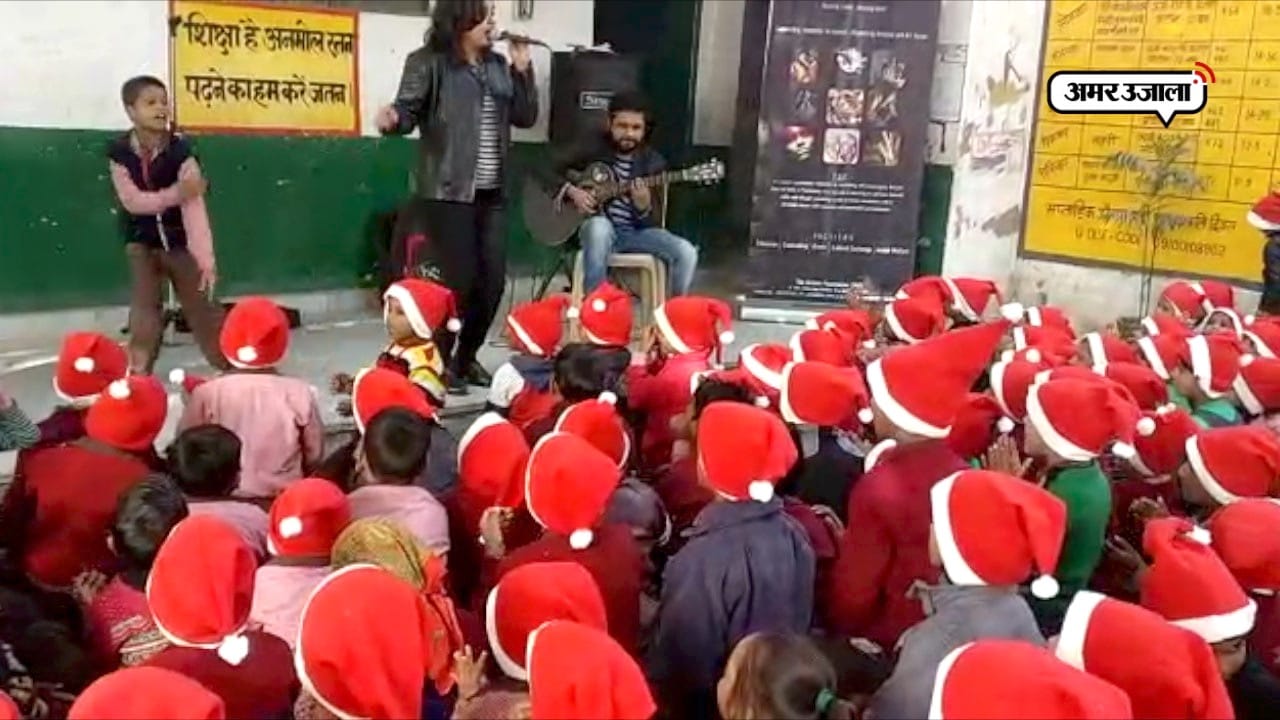 नोएडा 