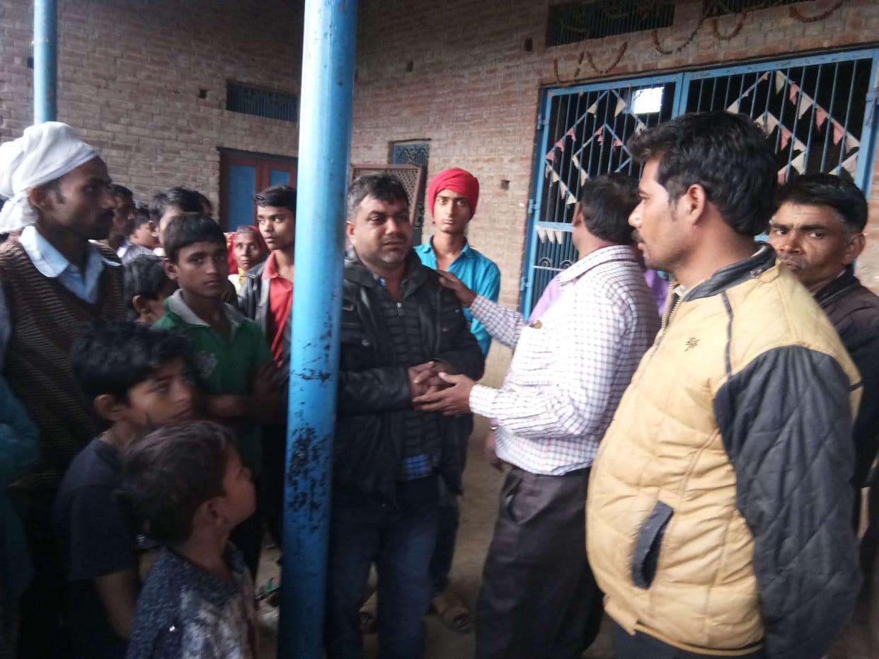 घर में रखे बारूद में विस्फोट, किशोर की मौत, युवक झुलसा
