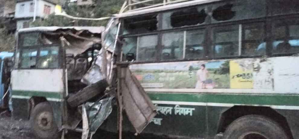 rocks fall on HRTC bus in chamba himachal pradesh