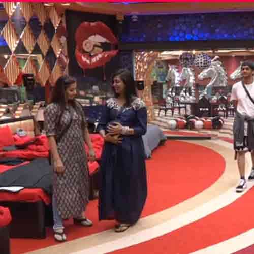 bigg boss 11 arshi khan cried for hiten tejwani