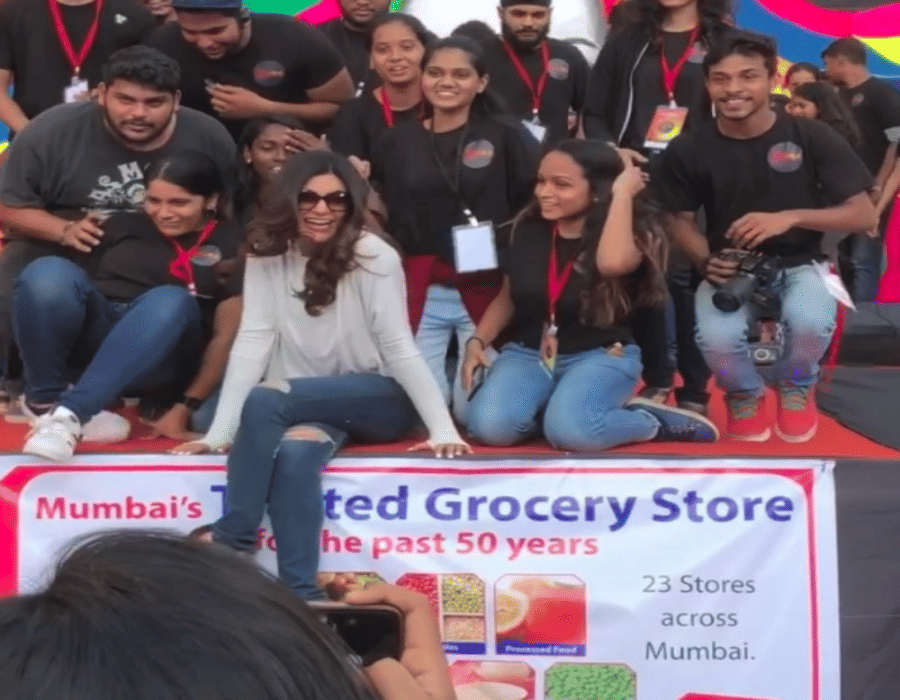 sushmita sen dance with students of mumbai college