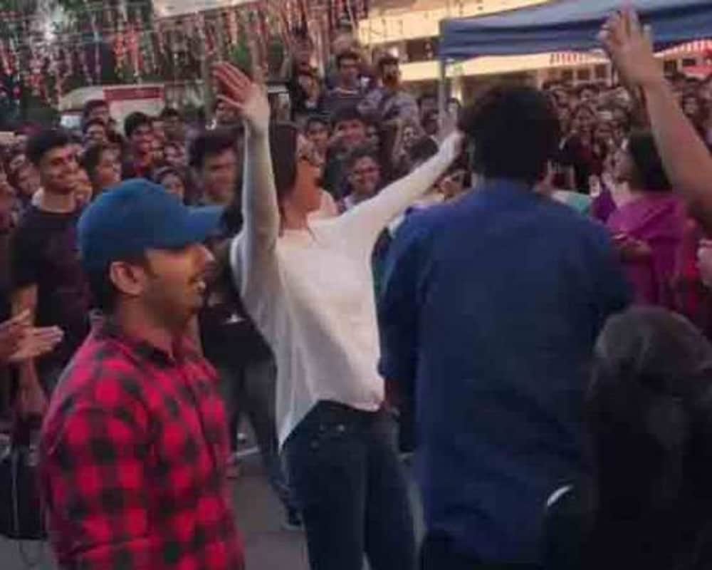 sushmita sen dance with students of mumbai college