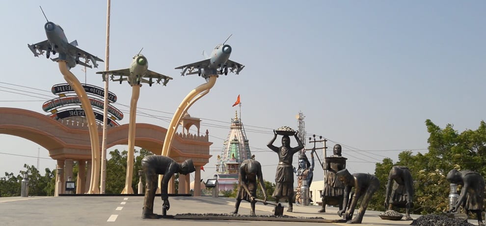 vijay diwas Virangana Smarak bhuj ladies helped airforce in making airstrip