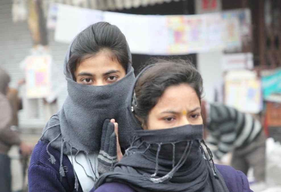 Cold wave continues in morning and evening.