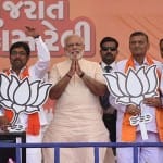इस बार गुजरात विधानसभा की सभी 182 सीटों पर त्रिकोणीय मुकाबला हो रहा है।