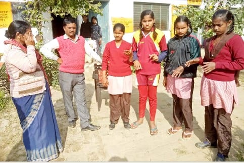 छतुइया कस्तूरबा स्कूल की छात्राओं में स्किन इंफेक्शन