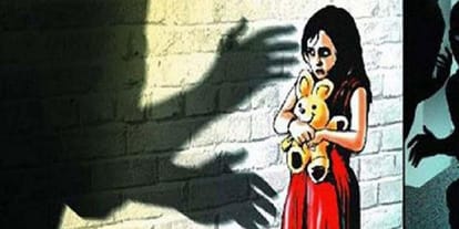 Shameful: rape from an innocent child, wearing a pair of shoes on the accused, moved to the village