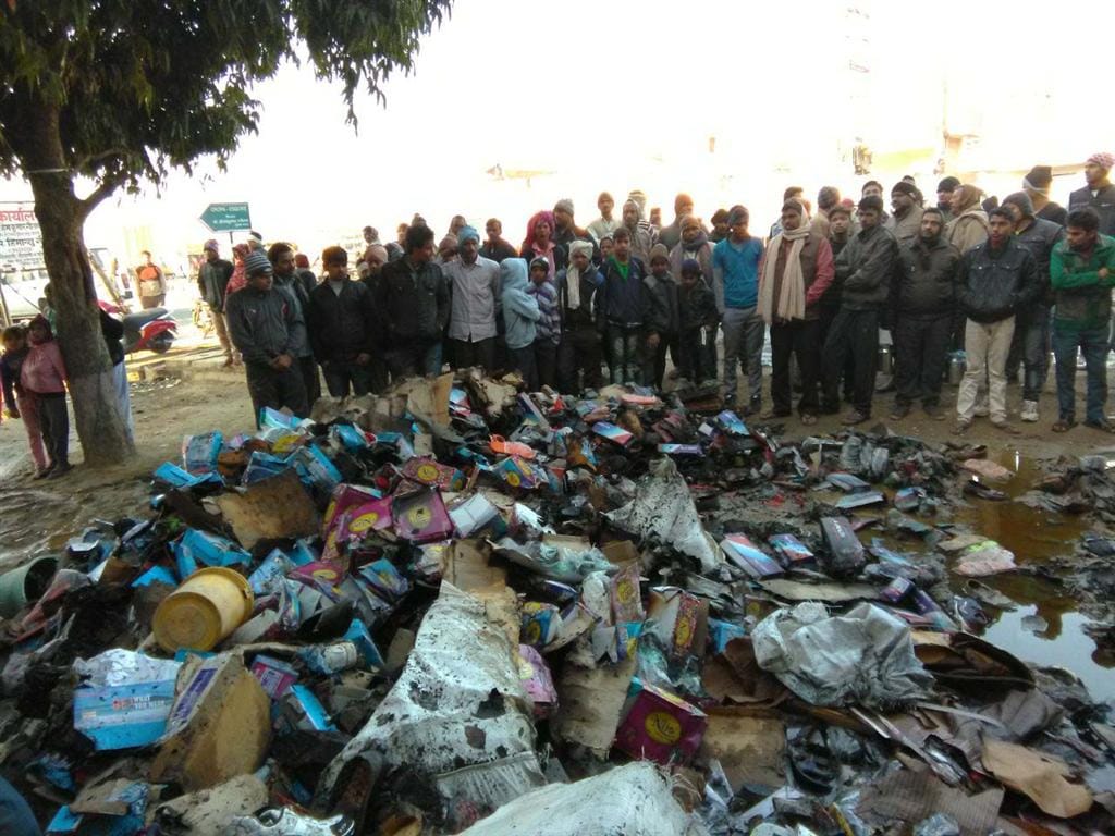  Burning fire in the market of Sadabad, many shops burnt