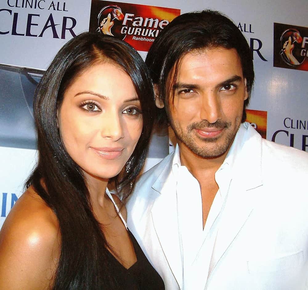 if john abraham did not doing this mistakes then Bipasha Basu was not break up with him
