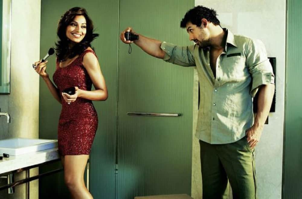 John Abraham had fallen in love with Riya Sen before Bipasha Basu