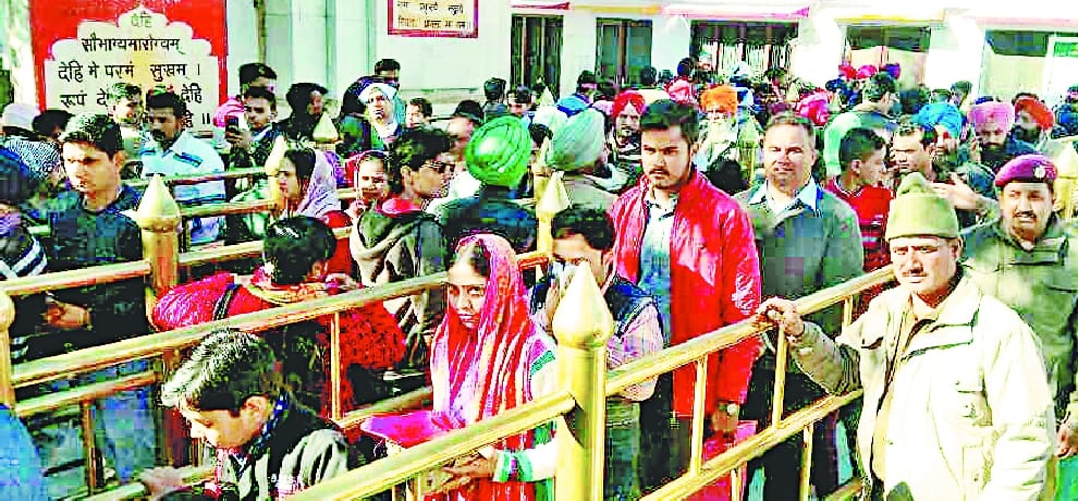 दियोटसिद्ध मंदिर में 35 हजार श्रद्धालुओं ने टेका माथा