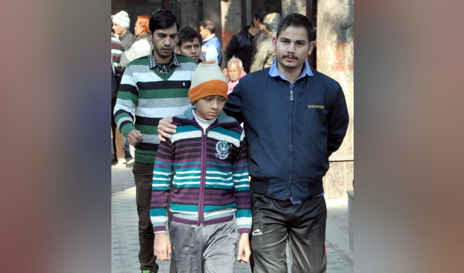 manish sisodia reached at funeral of footballer nitisha negi