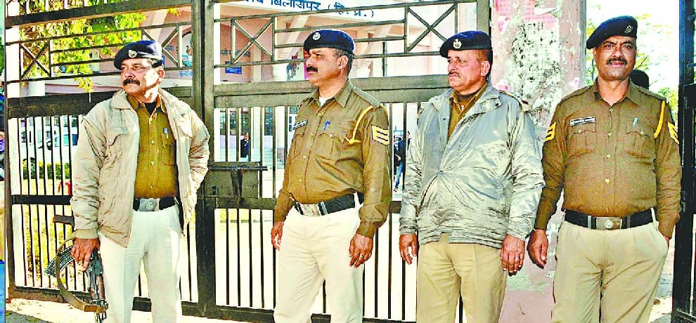 आज होगा 14 उम्मीदवारों के भाग्य का फैसला