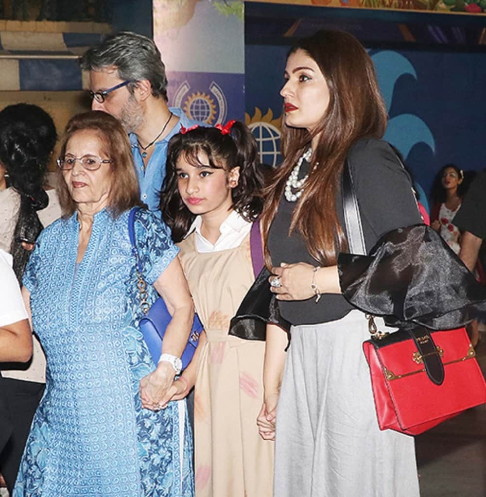 aishwarya and shah rukh attended aaradhya and AbRam annual day function 