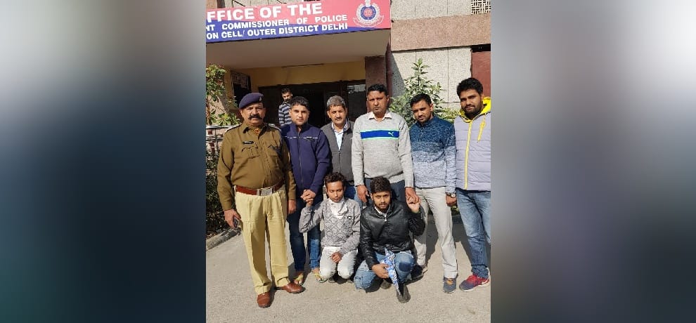 boy used to stole mobiles for collecting dowry for his sister's marriage