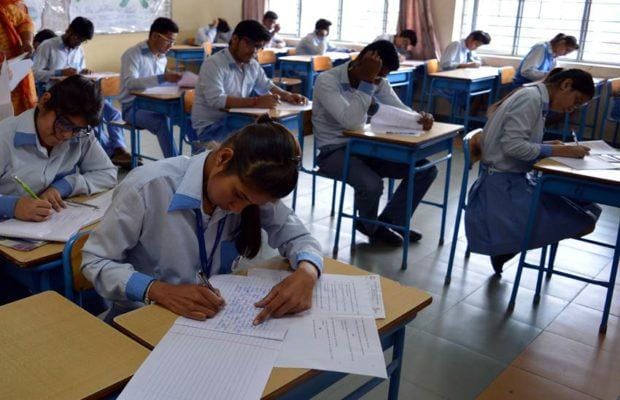 aadhar card is mandatory in up board exam