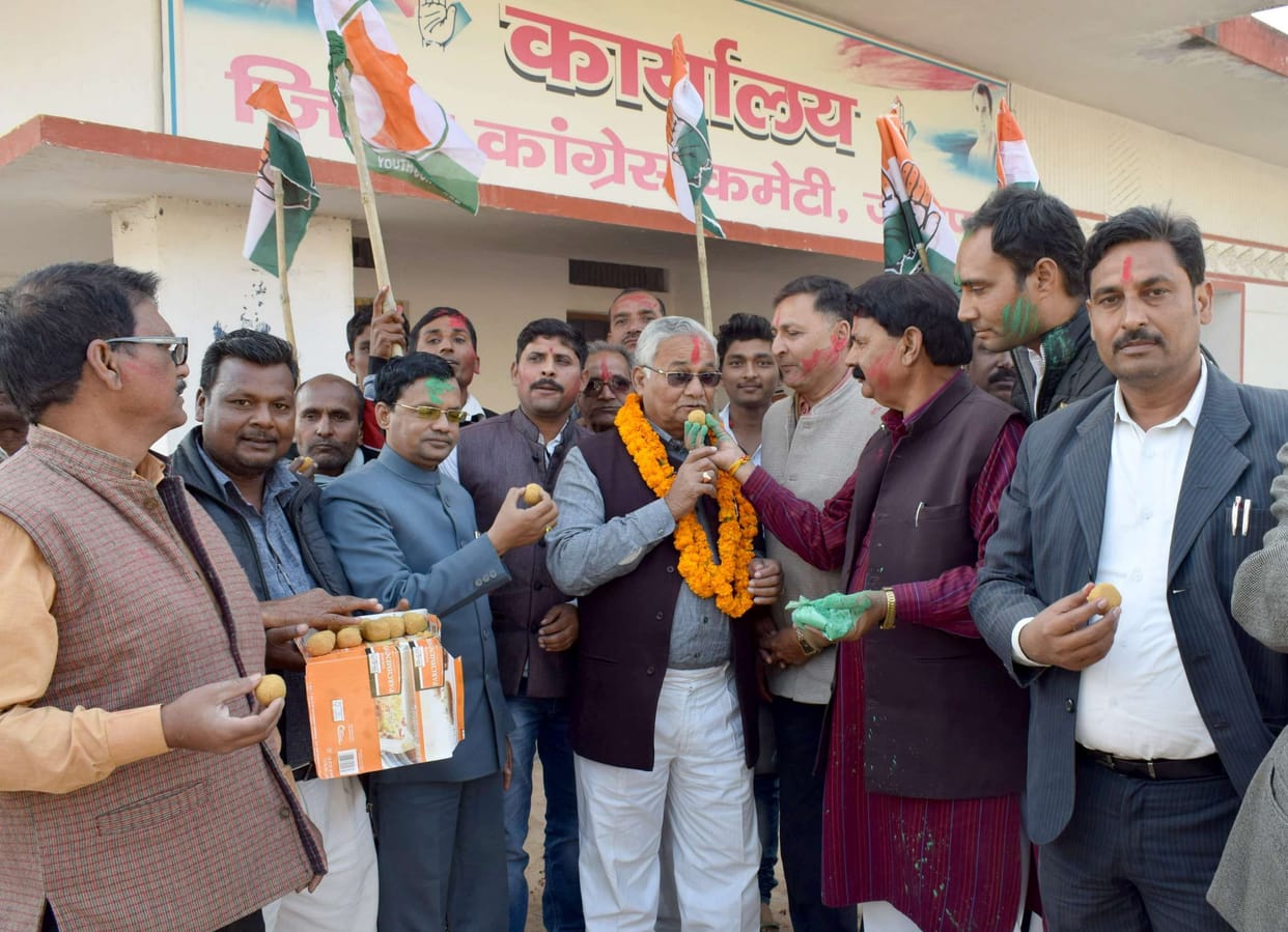 राहुल को कांग्रेस का अध्यक्ष बनने पर दी बधाई