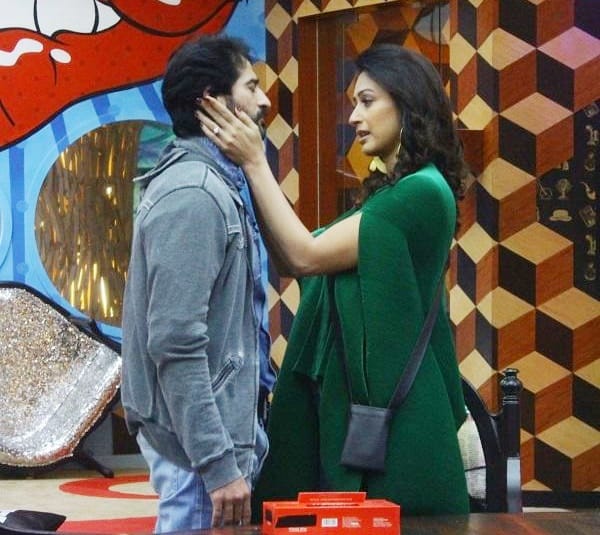 bigg boss 11 contestant hiten tejwani and gauri pradhan love story