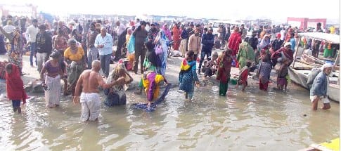 सोमवती अमावस्या पर कछला में उमड़ा आस्था का सैलाब