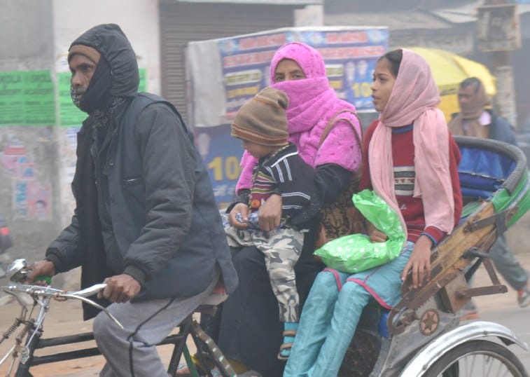 भीषण शीतलहर के साथ घने कोहरे का कहर