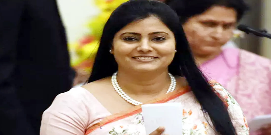 Anupriya patel injured in road accident