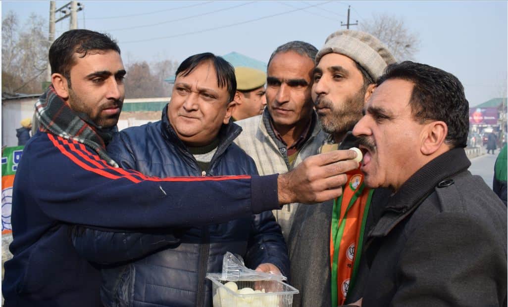 PICS OF BJP WORKER CELEBRATION OF GUJRAT AND HIMACHAL VICTORY