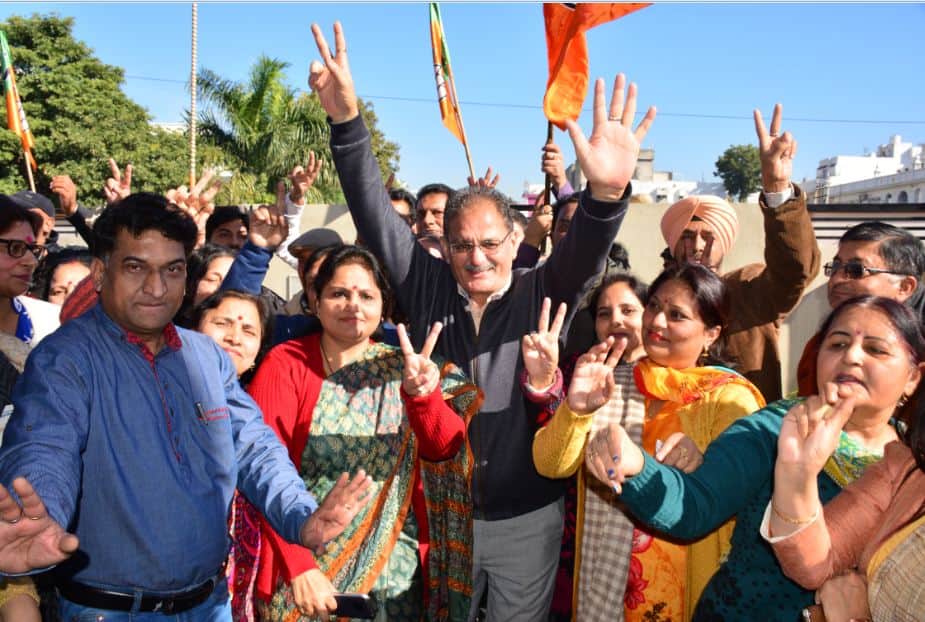 PICS OF BJP WORKER CELEBRATION OF GUJRAT AND HIMACHAL VICTORY