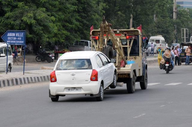 parents must aware about childrens, car toe by chandigarh traffic police