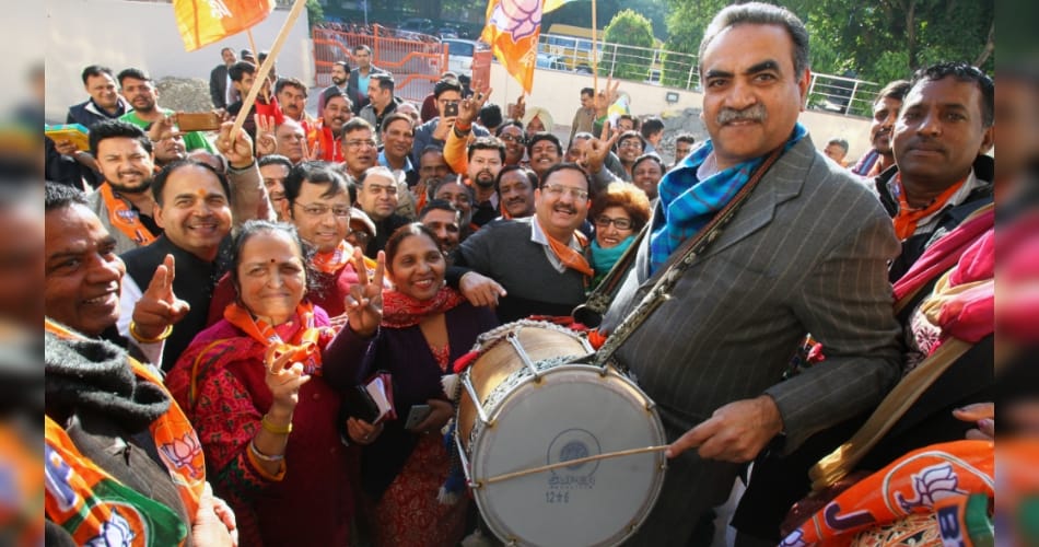 Chandigarh bjp celebration after gujarat and Hp elections results