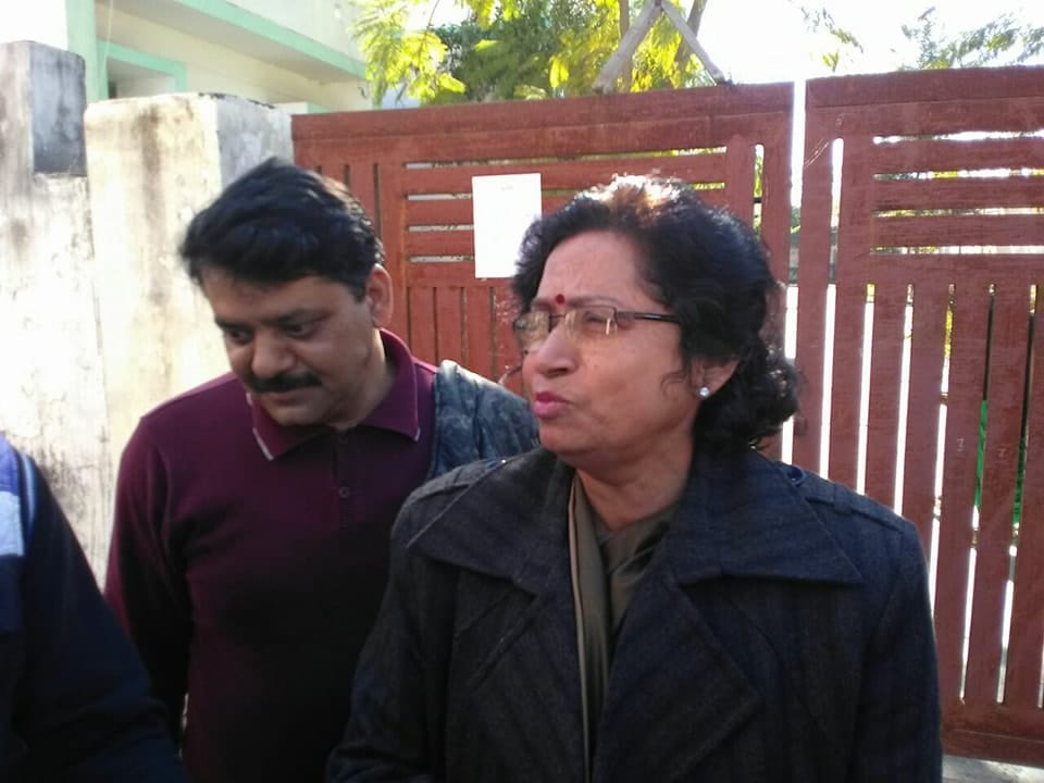 Child Commission member Sharda Tripathi reached Balika Niketan