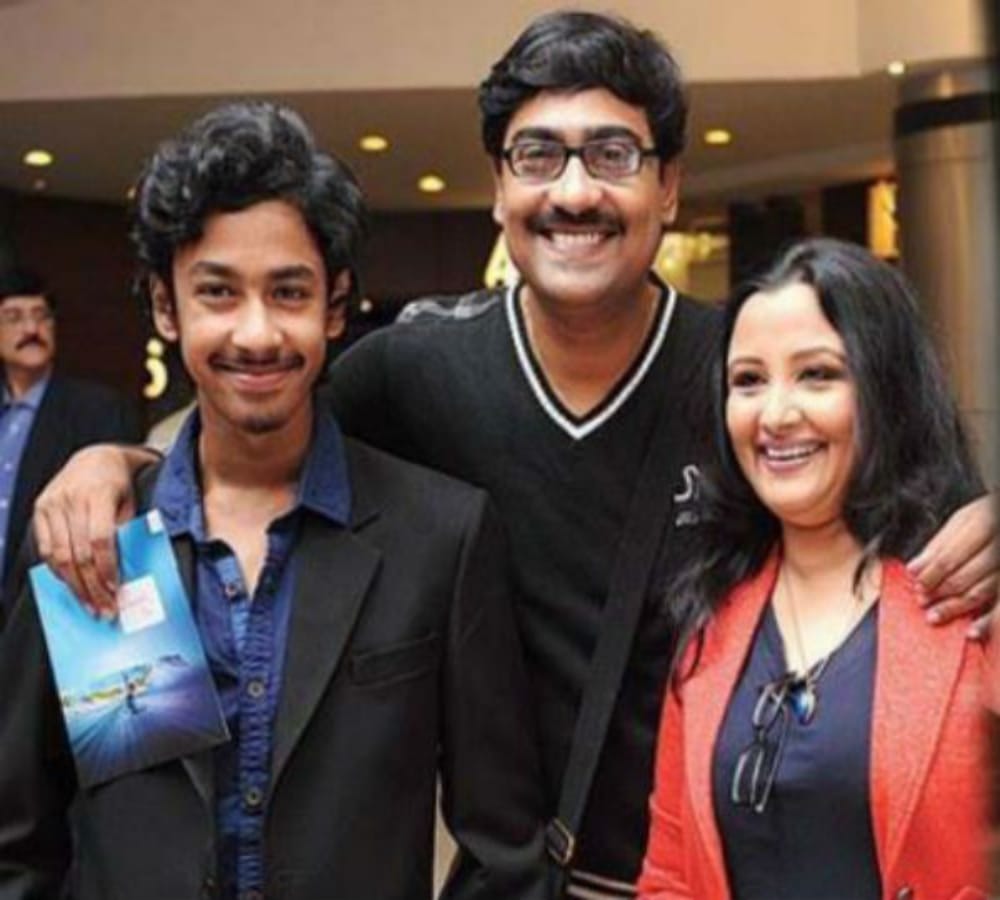 misbehaving with actor kaushik sen at kolkata airport 3 arrested