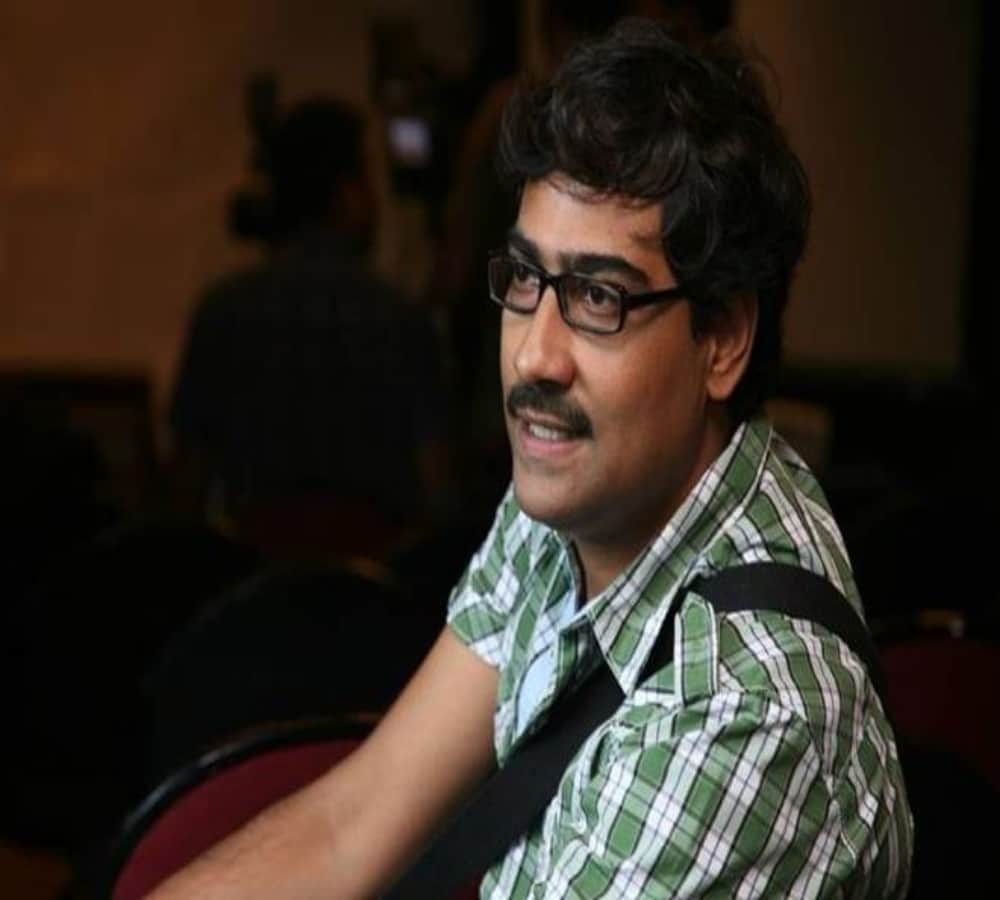 misbehaving with actor kaushik sen at kolkata airport 3 arrested