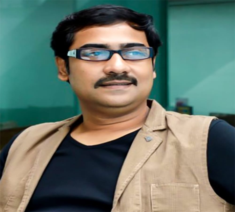 misbehaving with actor kaushik sen at kolkata airport 3 arrested