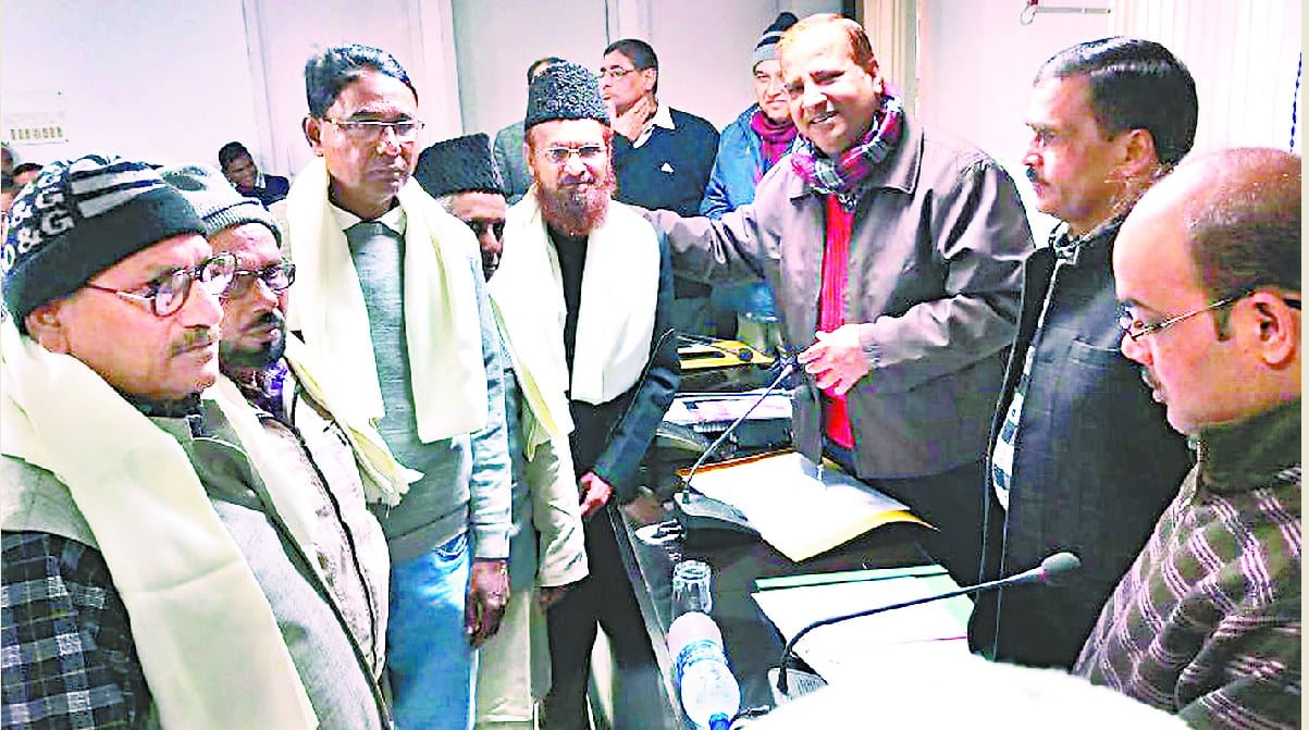 अल्पसंख्यकों को विभिन्न सरकारी योजनाओं का लाभ दिलाने के निर्देश