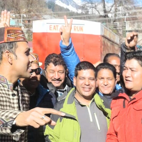 himachal election 2017 live result supporter celebrating after winning election