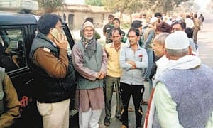 rs 5.58 lakh looted