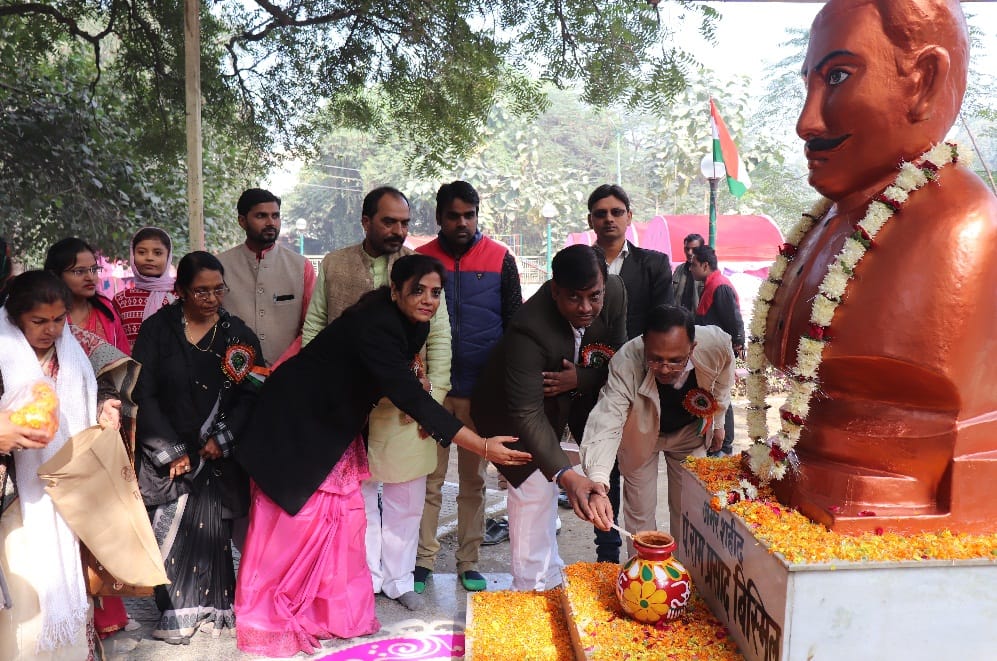खेल से दूर, सोशल मीडिया में उलझे नौनिहाल : मेयर