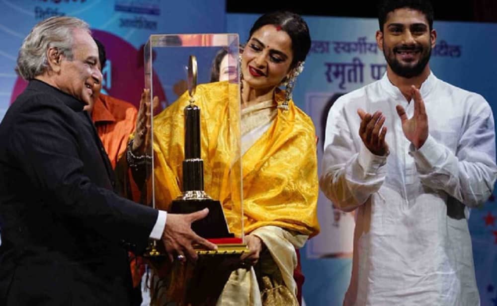 indian industrialist anand mahindra praises rekha for her performance