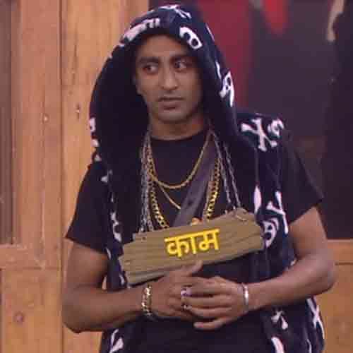 bigg boss 11 aakash said to mouni that yes i m addicted about sex