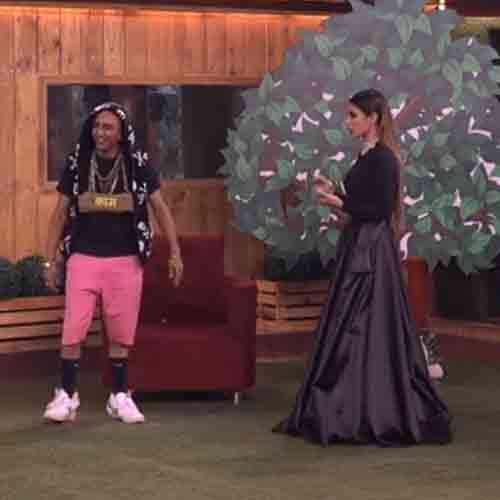 bigg boss 11 aakash said to mouni that yes i m addicted about sex